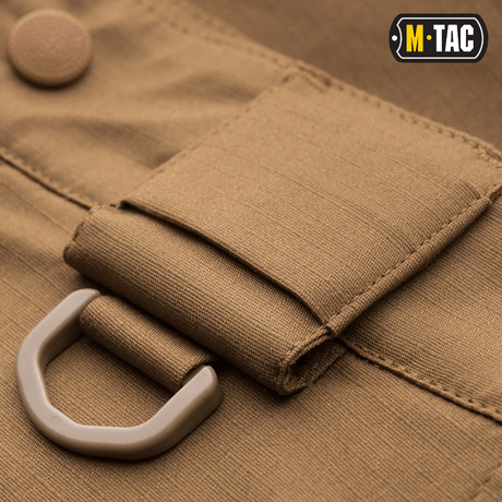 Nærbillede af M-Tac Shorts Aggressor Short med D-ring og fast bæltestrop i elastisk polycotton flex rip-stop materiale.