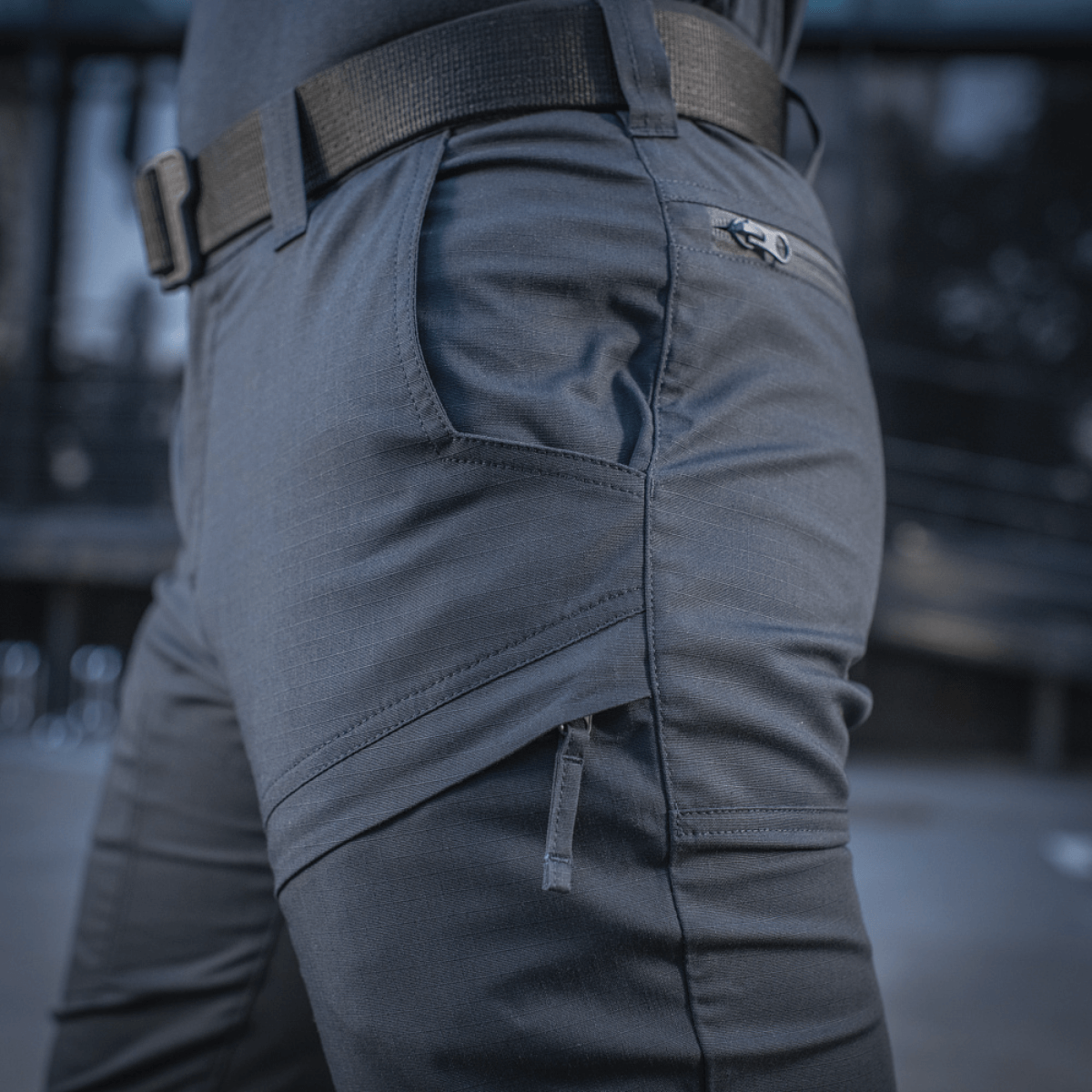 Nærbillede af M-Tac Tactical Bukser Patrol Gen II Flex med fleksible lommer og bælte