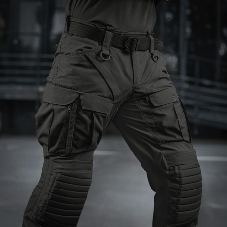 M-Tac Bukser STURM NyCo Extreme Gen.II, taktiske bukser med holdbare materialer og Cordura forstærkninger, set tæt på.