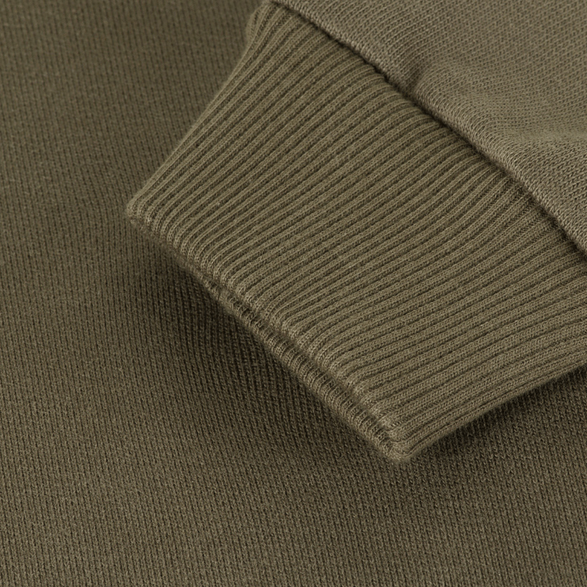 Detalje af M-Tac Sweatshirt Cotton Hard med ribkant og reflekslogo trykt på brystet, lavet af 100% bomuld.