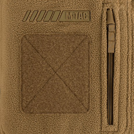 Detaljer af M-Tac Division Gen.II Windblock Fleecejakke med WindBlock-membran og lynlås, der sikrer maksimal varme og vindbeskyttelse.