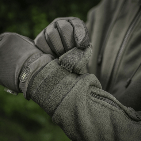 Detalje af M-Tac Division Gen.II Windblock Fleecejakke med 100% polyester og WindBlock-membran for maksimal varmebeskyttelse.