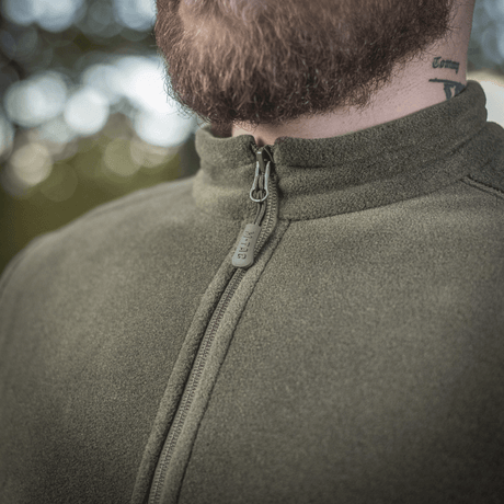 M-Tac Nord Polartec Fleecejakke i premium Polartec® 200 Series fleece, viser tæt lynlåsdetalje for stil og varme.