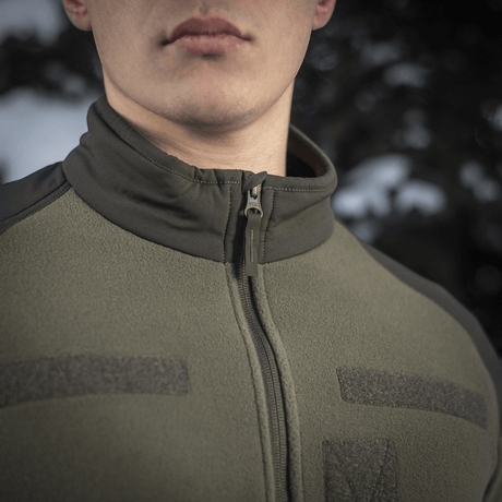 M-Tac Combat Fleece Jakke i olivengrøn med Himates fleece, forstærkede skulderpaneler og NIJ-certificering, gallery position 1.