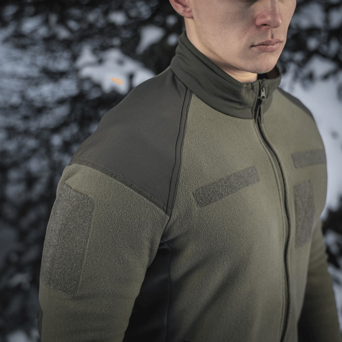 M-Tac Combat Fleece Jakke til mænd i grøn med vindtæt stof, perfekt til udendørs aktiviteter og vinterbrug.
