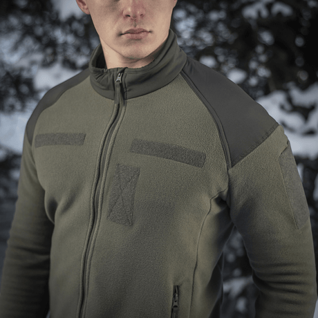M-Tac Combat Fleece Jakke i olivengrøn med Himates fleece, forstærkede skuldre og NIJ-certificering, gallery position 1.