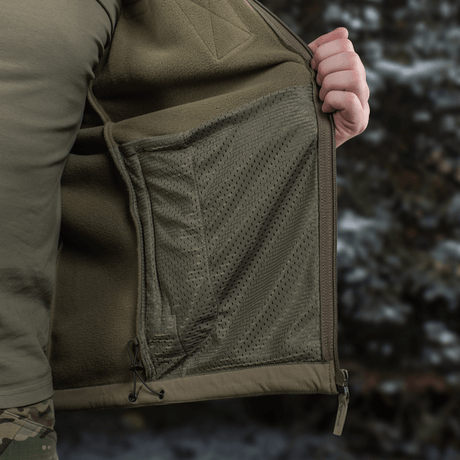 M-Tac Combat Fleece Polartec Jakke med mesh for optimal termoregulering. Fleecemateriale og YKK lynlåse. Ideel til taktisk brug.