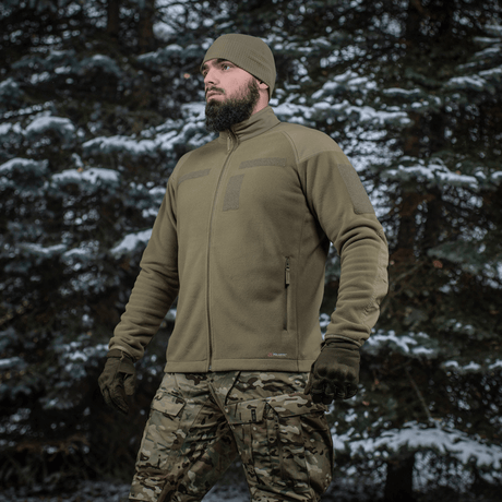 M-Tac Combat Fleece Polartec Jakke til taktisk brug i vintermiljø, med avanceret design og funktionelle materialer.