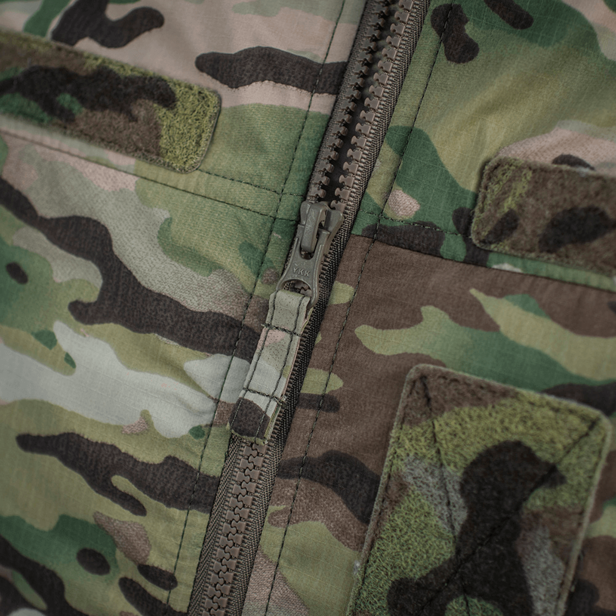 M-Tac Alpha Gen.IV Pro Primaloft Vinterjakke med Multicam stof og lynlåsdetaljer