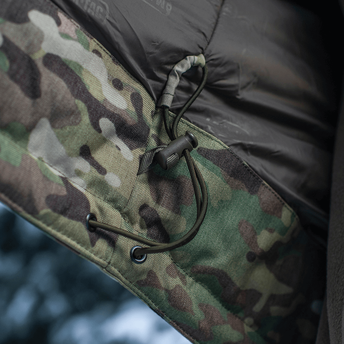 M-Tac Alpha Gen.IV Pro Primaloft Vinterjakke med vandafvisende Multicam membran og holdbarhed til -20°C.