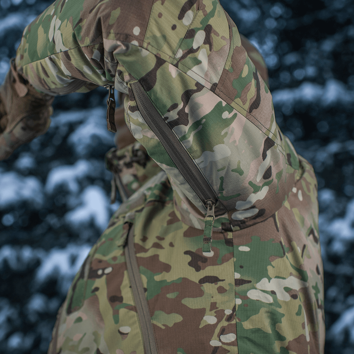 M-Tac Alpha Gen.IV Pro Primaloft Vinterjakke med camouflagedesign og vandafvisende 3-lags membran for beskyttelse mod kulde.