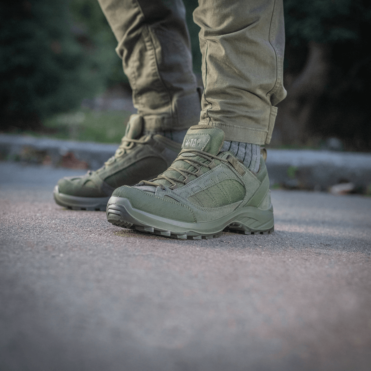 Tactical Sneakers Demi-Season – Let og komfortabel, velegnet til trekking og bybrug, fremstillet af naturlæder og Cordura med gummiforstærket tå.