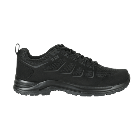 M-Tac Tactical Sneakers IVA i sort, lette og åndbare sneakers med forstærket tå og hæl til trekking og outdoor-aktiviteter.
