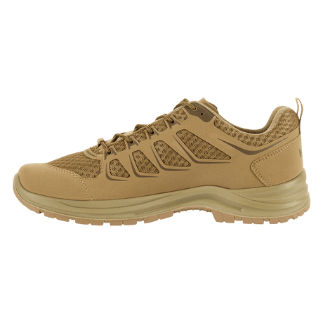 M-Tac Tactical Sneakers IVA i let åndbart mesh og syntetisk nubuck, ideelle til hverdag, trekking og outdoor-aktiviteter.