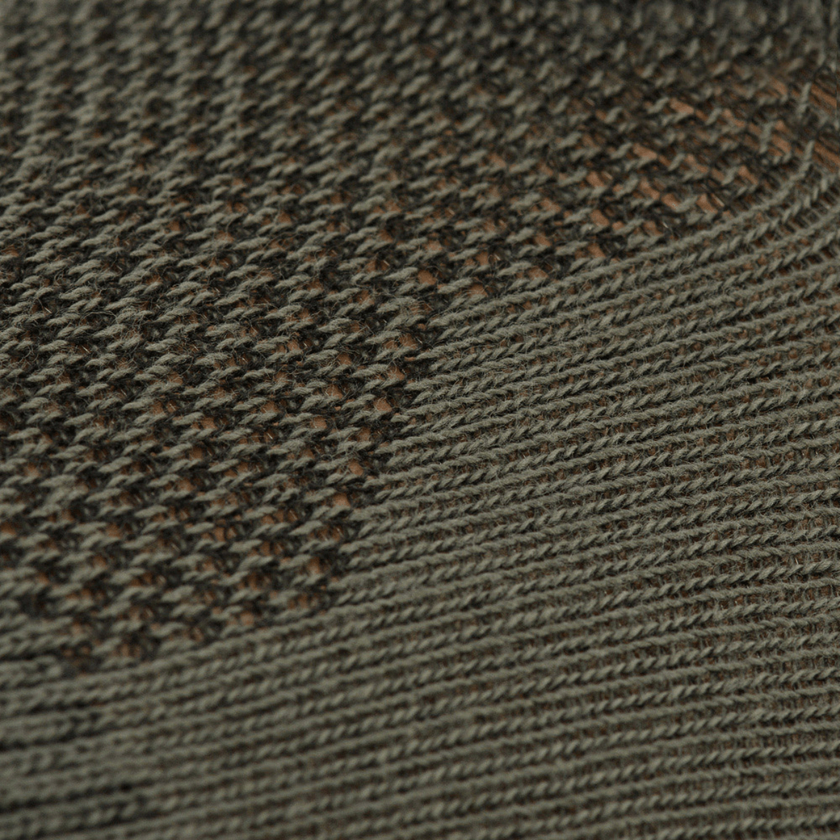 Nærbillede af M-Tac Let Sommersokker i åndbart materiale, designet til løb og fritidsaktiviteter.