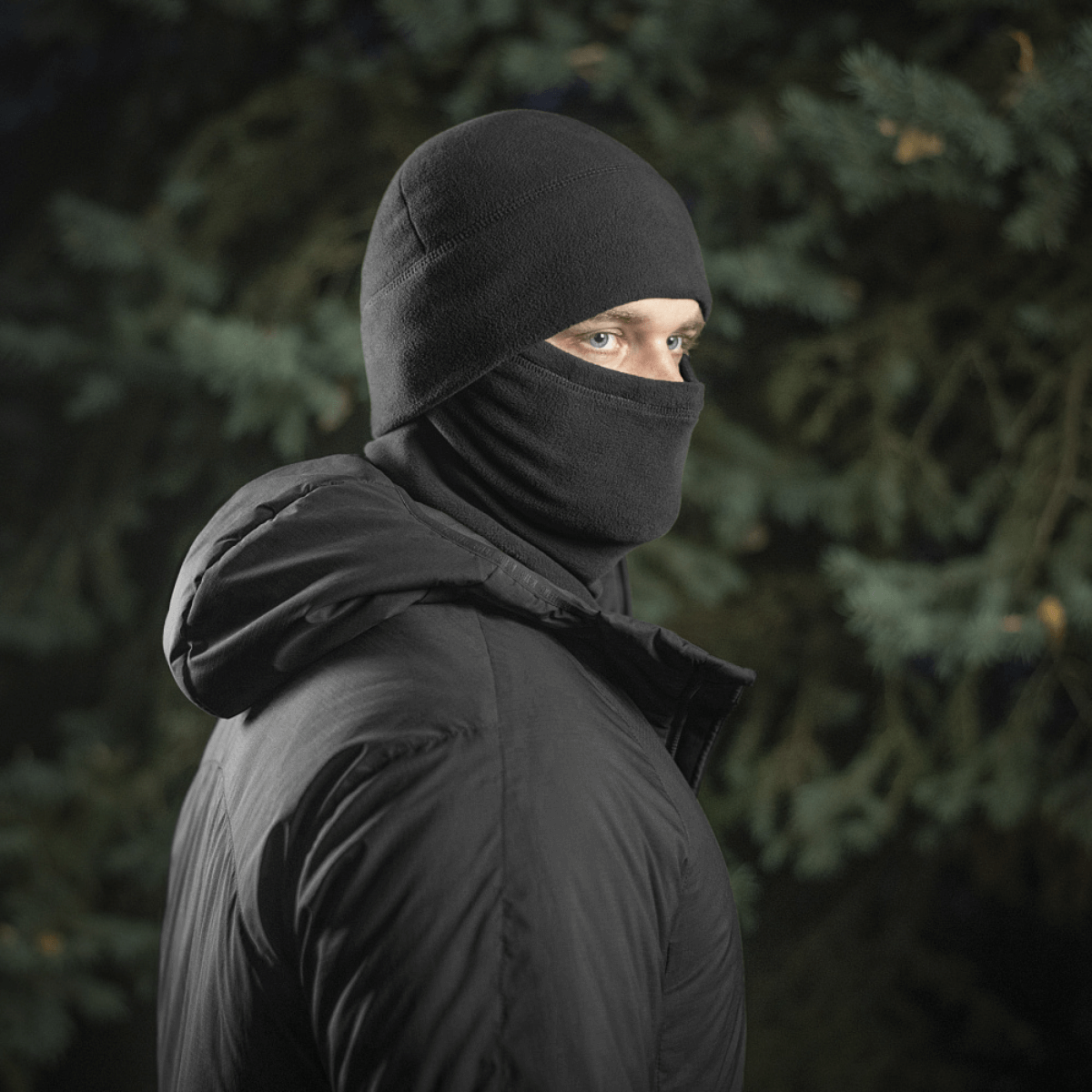 M-Tac Tube Scarf Polartec multifunktionelt halstørklæde i sort, beskytter mod vind og kulde, perfekt til udendørs aktiviteter.