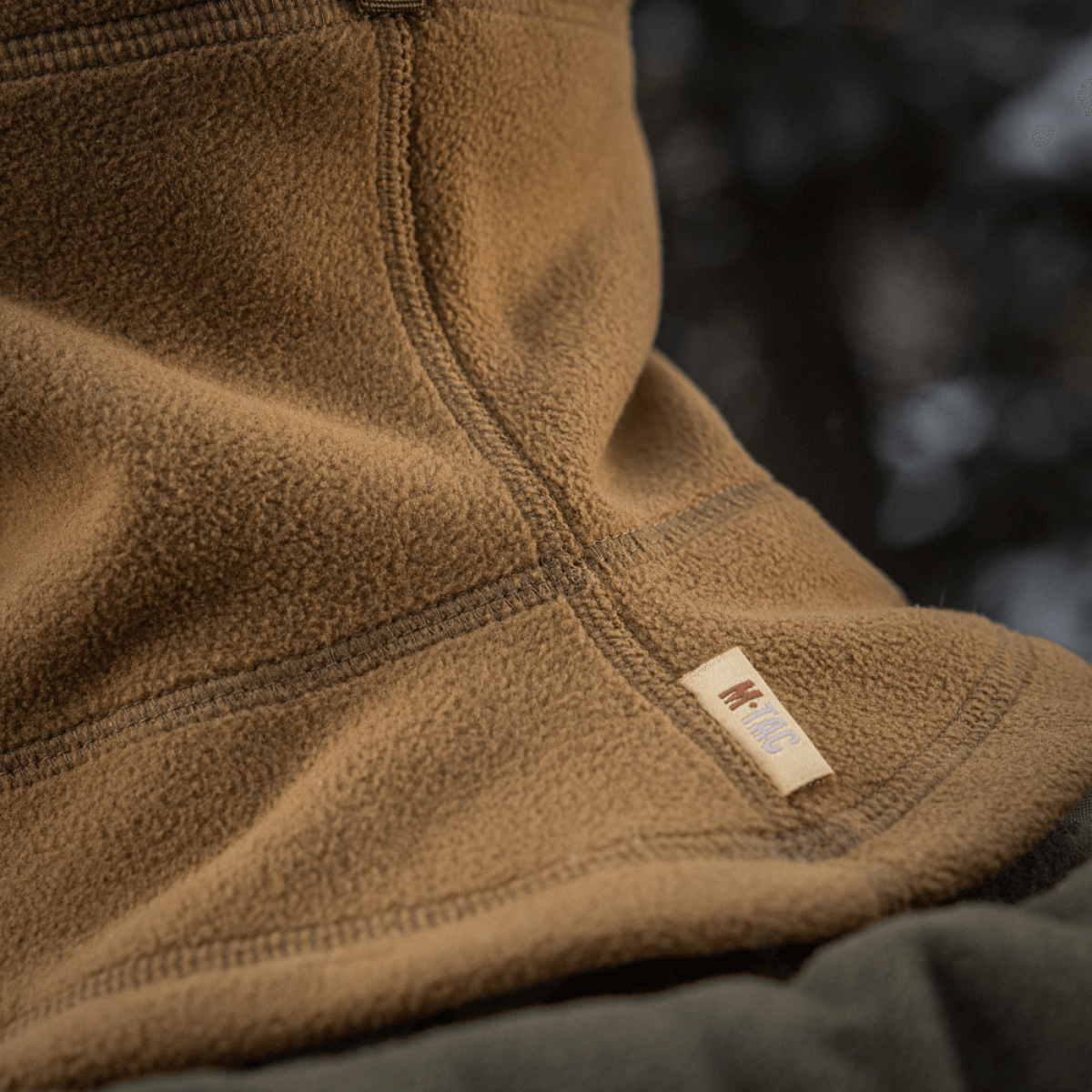 M-Tac Anatomisk Snood Justerbar Elite Fleece (320 g/m²) i brun, blød fleece med optimal pasform og anti-pilling egenskaber til koldt vejr.