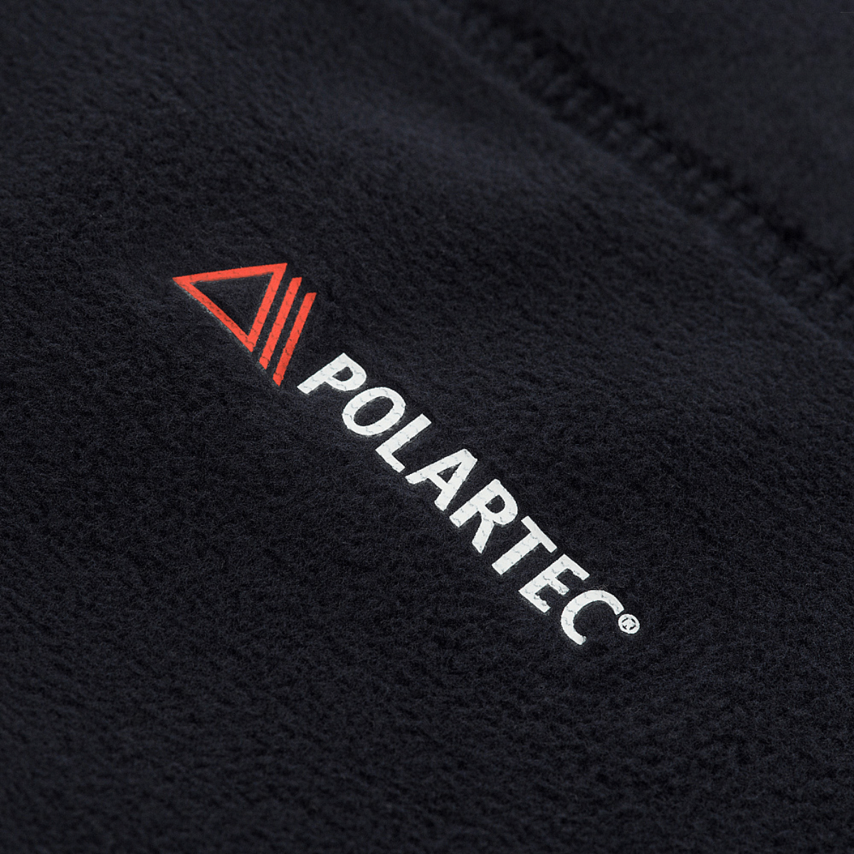 M-Tac Polartec Anatomic Tube Scarf i Polartec Micro Series fleece, tæt på fleece materiale med Polartec logo.
