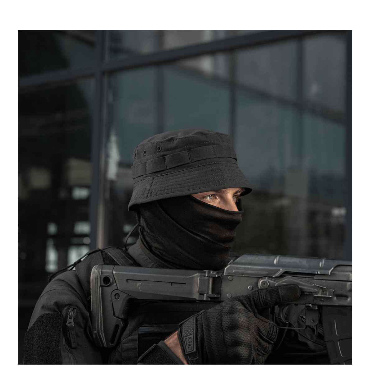 Sort taktisk hat M-Tac Panamahat Gen. II Summer Flex, udendørs militærstil, letvægt og åndbar for sommerbrug.