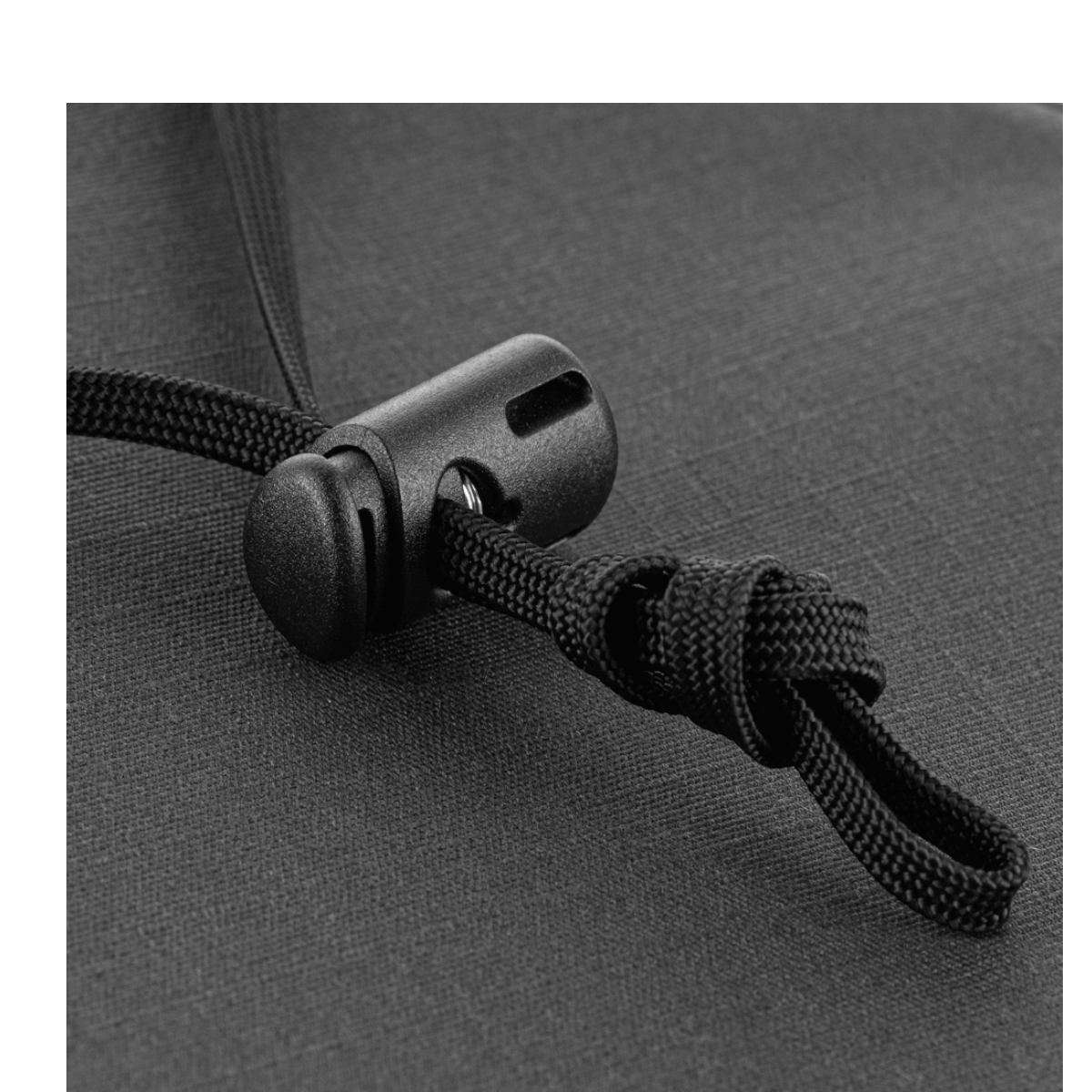 Snor detalje på M-Tac Panamahat Gen. II Flex Rip-Stop i sort rip-stop stof til hverdagsbrug.