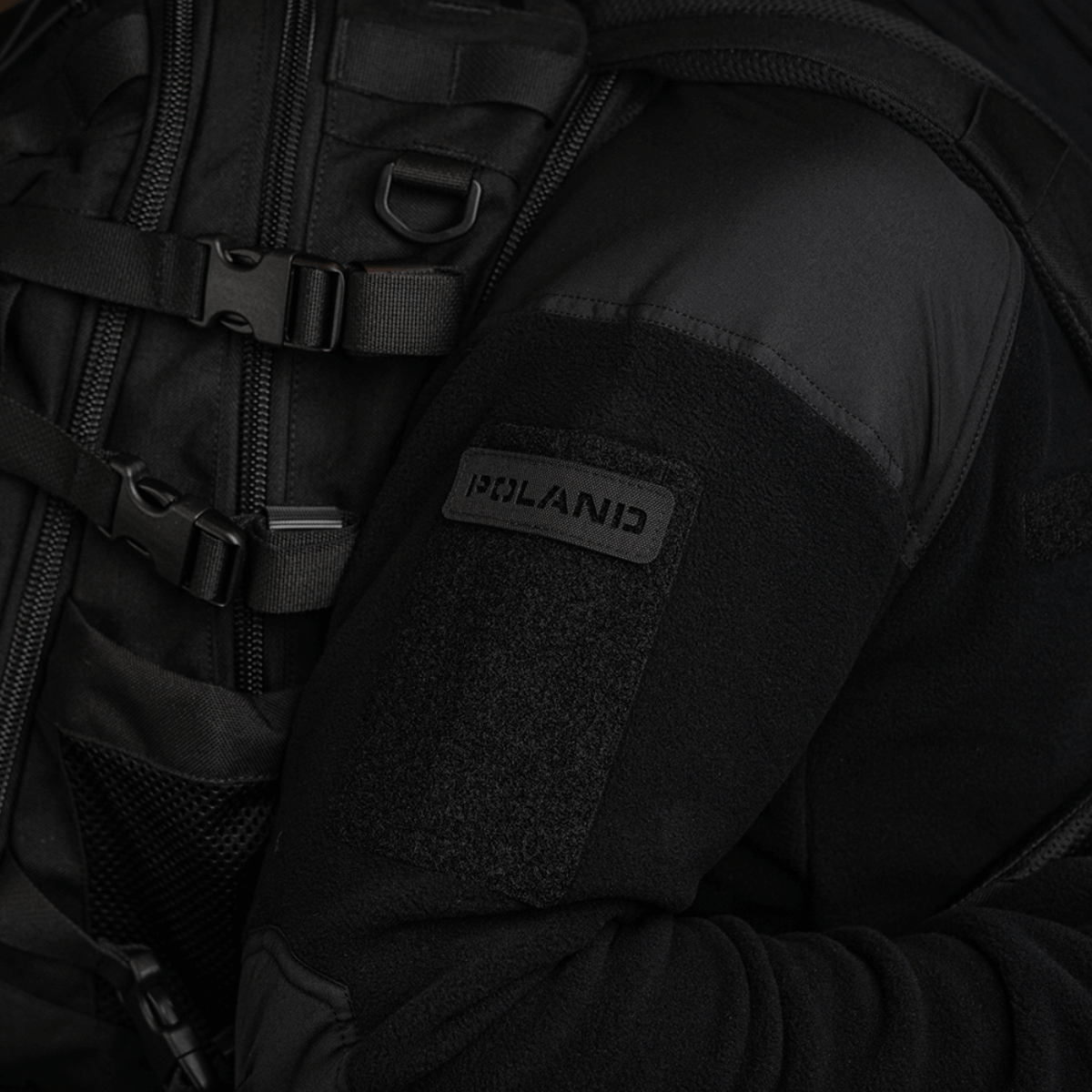 M‑Tac Patch Poland End-to-End 25x80 på en jakke lavet af Cordura 500D med laserudskåret design og velcrolukning, 25x80 mm.