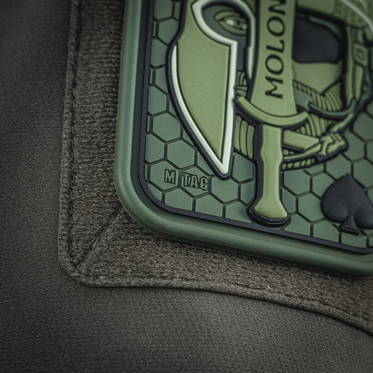 M-Tac Patch Molon Labe 3D PVC med Velcro, inspireret af spartanere, viser detaljeret gummi-design, perfekt til taktisk udstyr.