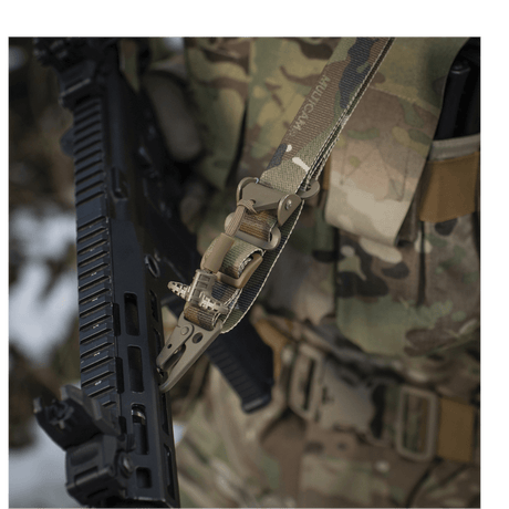 M-Tac Universal Våbenrem i multicam nylon med justerbar længde, robust spænde og karabinhage til taktisk våbenhåndtering, galleri position 1