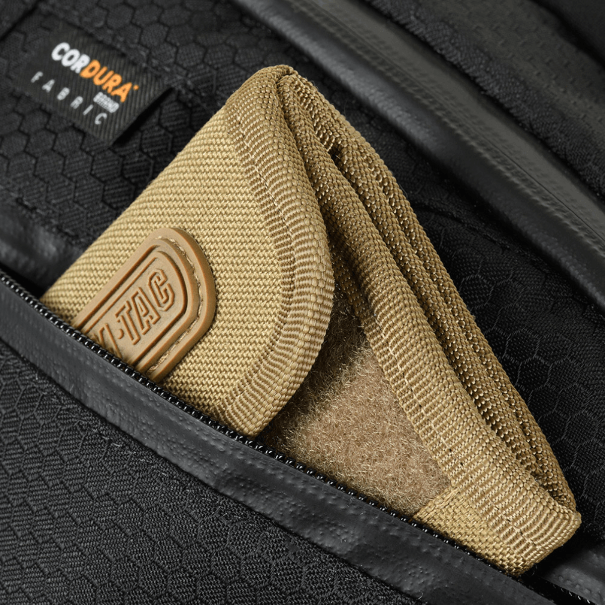 Detalje af M-Tac Sphaera Hex Hardsling Bag Large Elite med beige pung i CORDURA-foder.