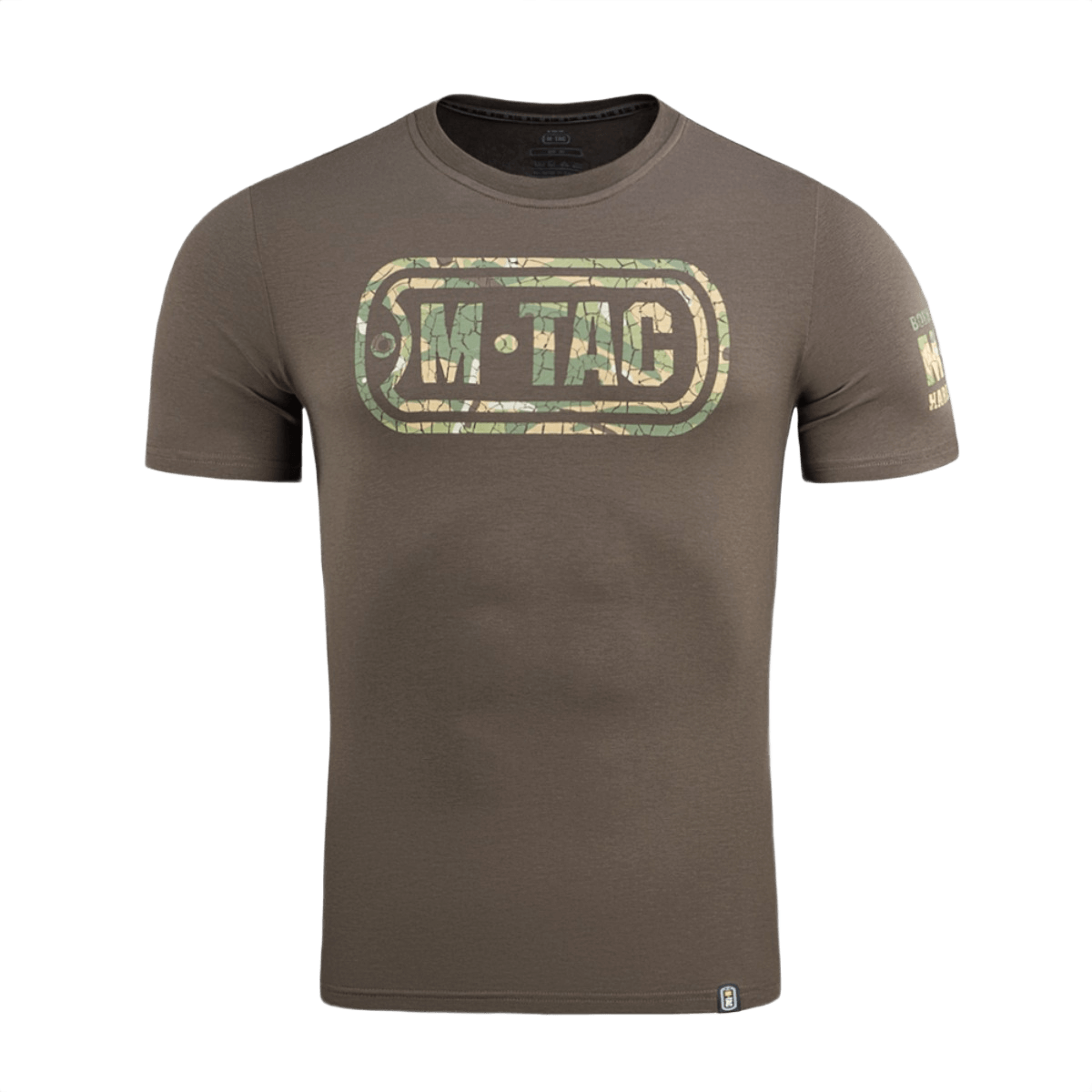 M-Tac T-Shirt Logo i moderne camouflagemønster med ikonisk logo og slogan "Born by Revolution – Hardened by War" på ærmet.