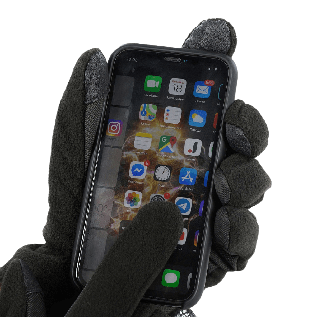 M-Tac Handsker Fleece Thinsulate med touchscreen-funktion bruges til smartphone, viser greb og komfortabelt design.