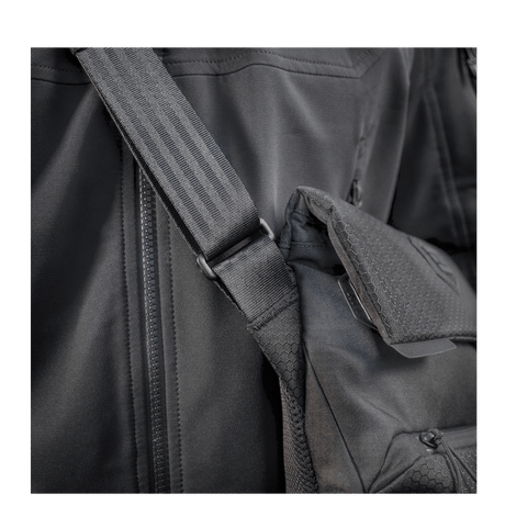 Nærbillede af M-Tac Konvert Taske Elite med justerbar skulderrem og magnetventil dæksel i slidstærkt Cordura materiale.