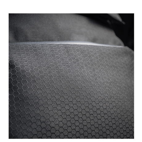 Nærbillede af M-Tac Konvert Taske Elite med Cordura Hex 1000D materiale, der viser tekstur og mønster. Slidstærkt og komfortabelt design.
