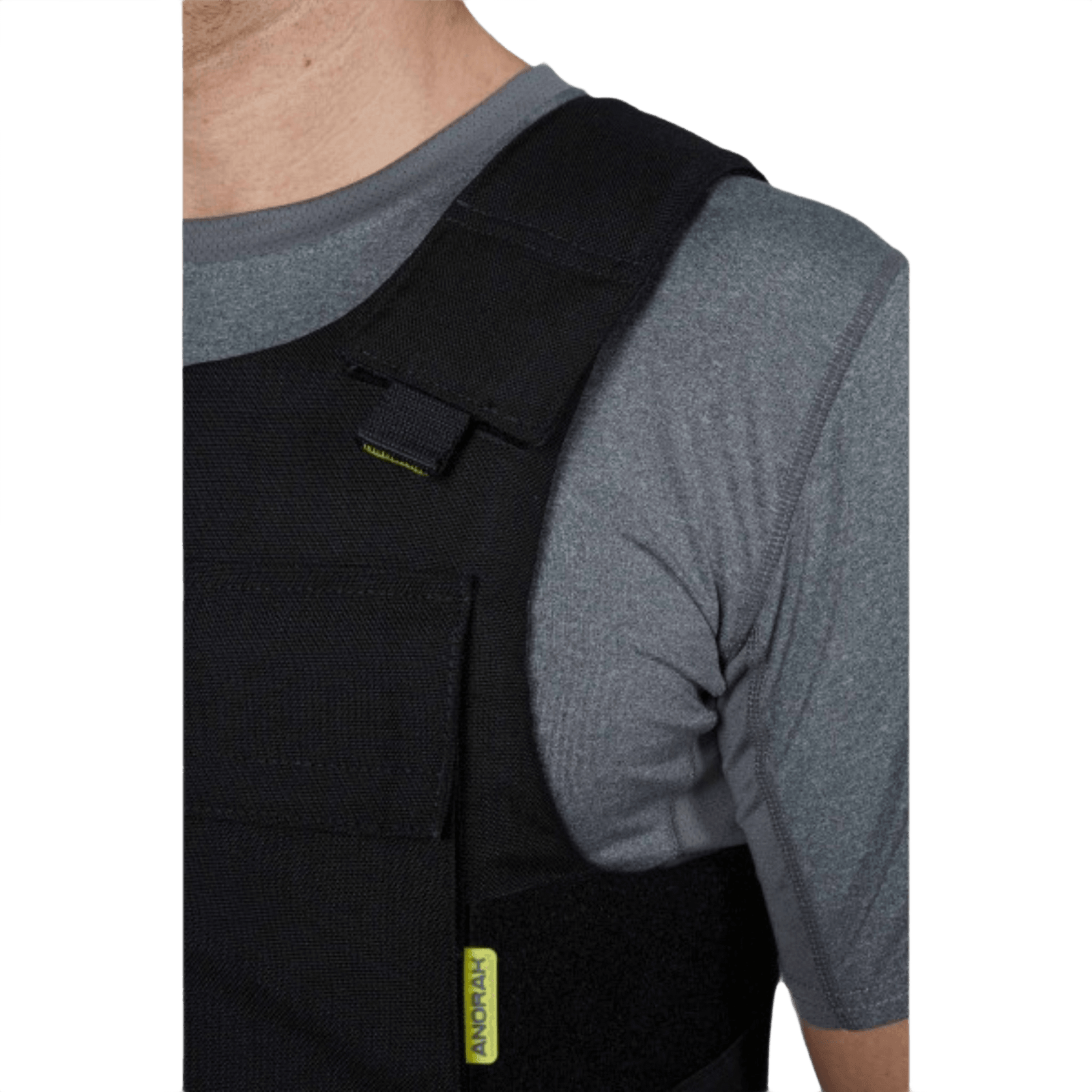 Anorak Duty III Cover ergonomisk design til politibetjente og kystvagtpersonel, letvægts med antibakterielle og temperaturregulerende egenskaber.