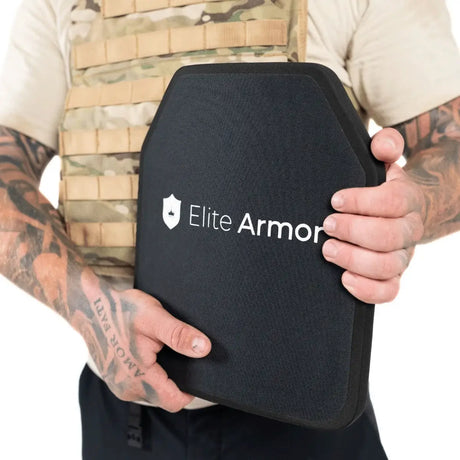 EA Plate Carrier Camo vist med NIJ-certificeret level IIIA traumeplade i sort, teknisk beskyttelsesplade, galleri position 1.