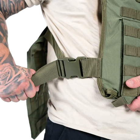 EA Plate Carrier Grøn i galleri position 1 med modulært bæresystem og justerbar lukning i slidstærkt materiale, NIJ-certificeret beskyttelsesvest.