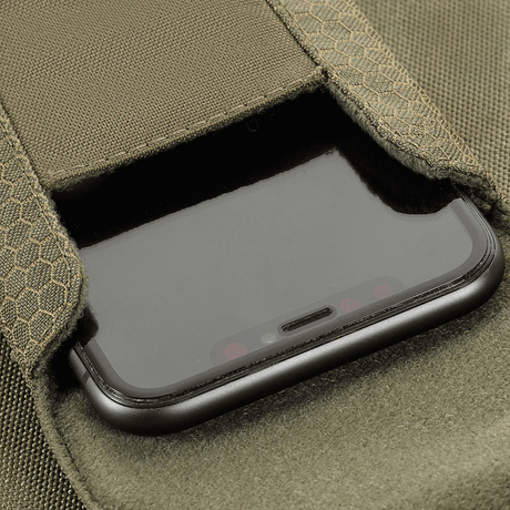 M-Tac Smartphone Taske Elite Medium Hex i olivengrøn med hexagonalt mønster, robust Cordura materiale og NIJ-certificering, galleri position 1.