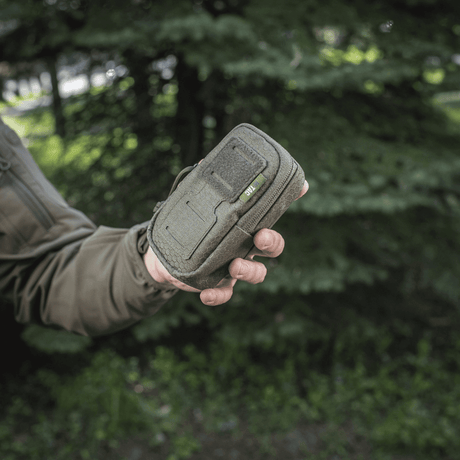 M-Tac PC Utility Taske Elite Hex sort med MOLLE-kompatibel montering, holdbart materiale og NIJ-certificering, galleri position 1.