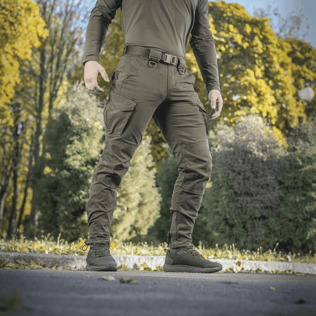 M-Tac Bukser Aggressor Gen.II Vintage i outdoor-miljø, stilfulde og funktionelle bukser lavet af slidstærkt materiale til fri bevægelse.