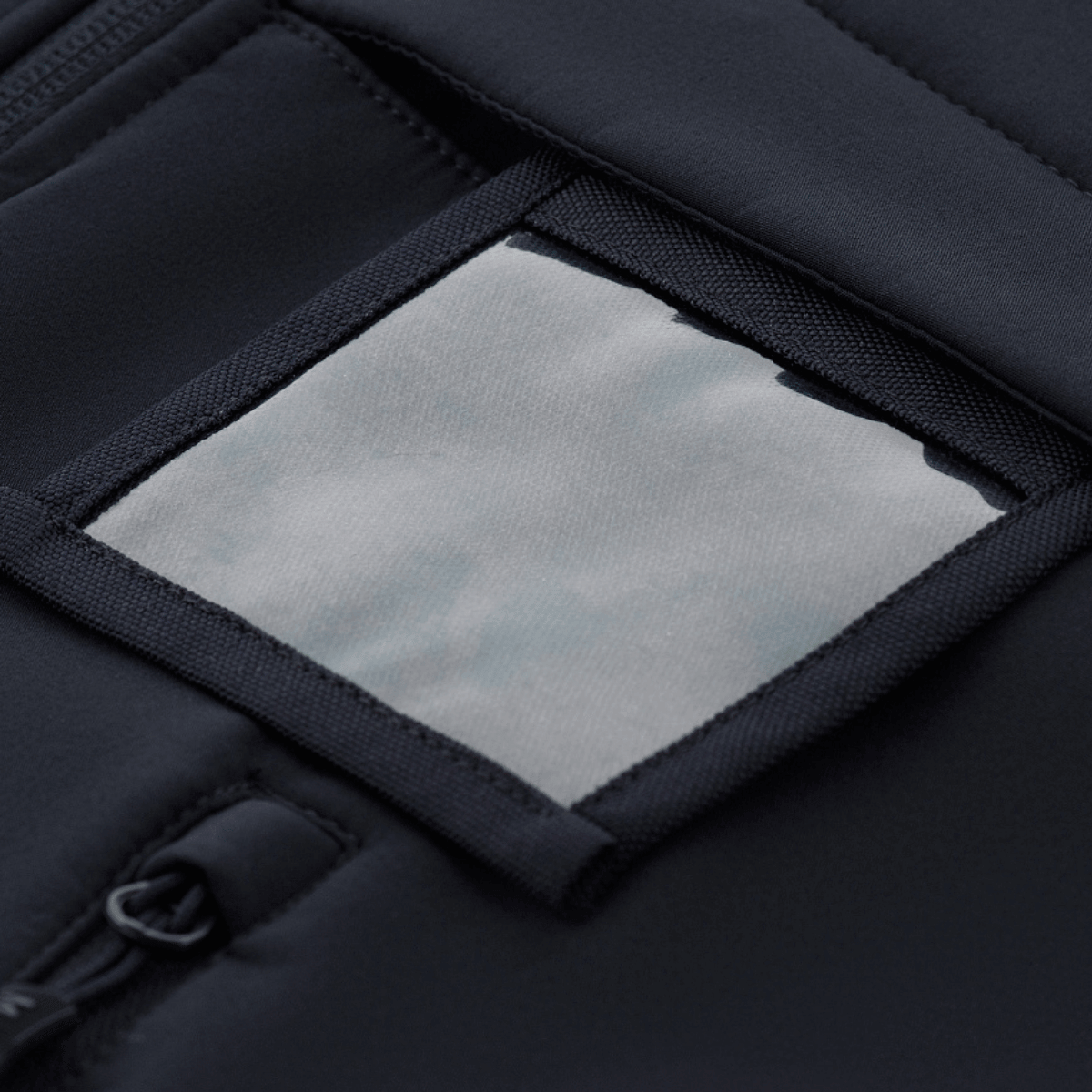 Identifikationspanel på M-Tac Soft Shell Police Jakke med skjult lommedesign