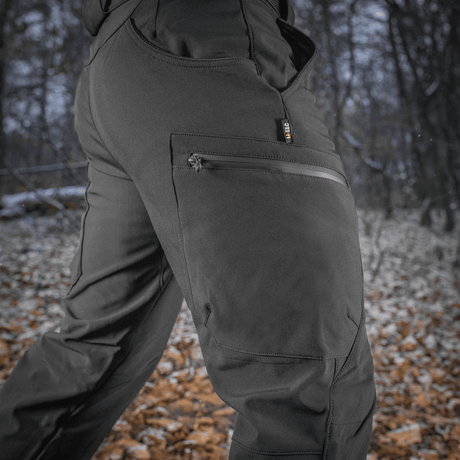 M-Tac Bukser Soft Shell Vinter i skoven, sort farve, fleecefor og høj talje, ideel til vinteraktiviteter, beskytter mod kulde og fugt.