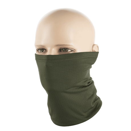 M-Tac Tube Scarf Polartec Power Grid i olivengrøn vist som ansigtsmaske på mannequin. Multifunktionelt og varmt halsrør.