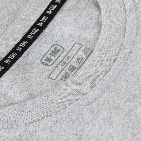 M-Tac T-Shirt 93/7 Summer i grå, nærbillede af nakkelabel med vaskeanvisninger