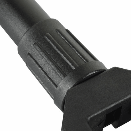 Nærbillede af M-Tac Sammenklappelig Skovl med Etui, viser det robuste foldbare design og tekstureret håndtag til outdoor brug.
