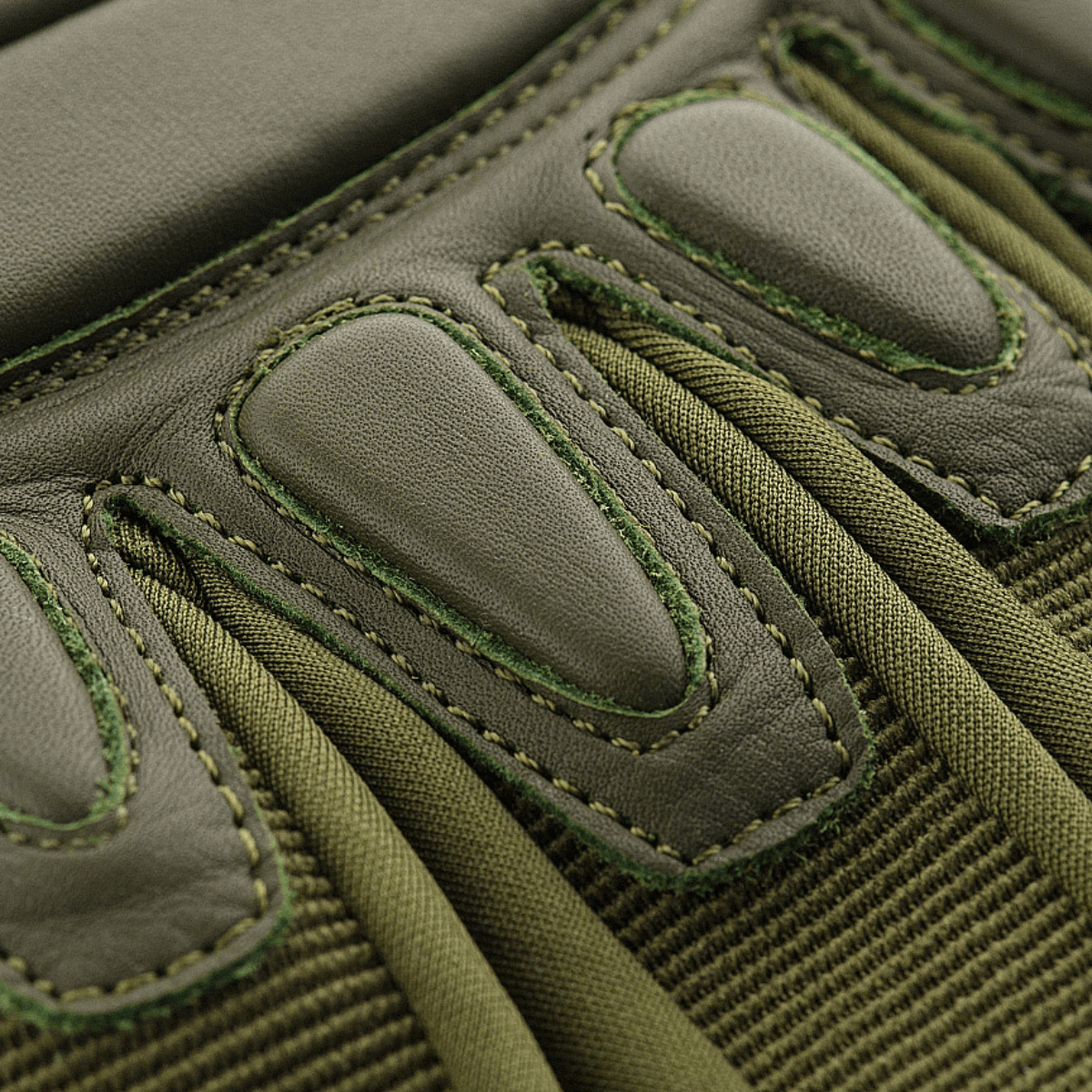 Detaljer af M-Tac Handsker Assault Tactical Mk.2 med støddæmpende inserts og justerbar velcro for komfort.