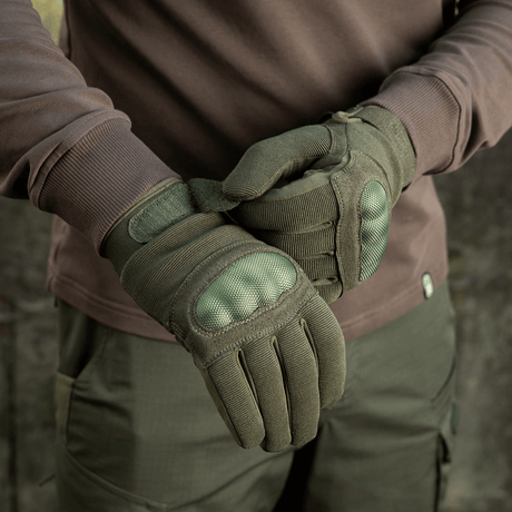 M-Tac Handsker Assault Tactical Mk.3 med forstærket håndflade og justerbar velcro, ideel til våbenarbejde. Perfekt pasform og sikkerhed.