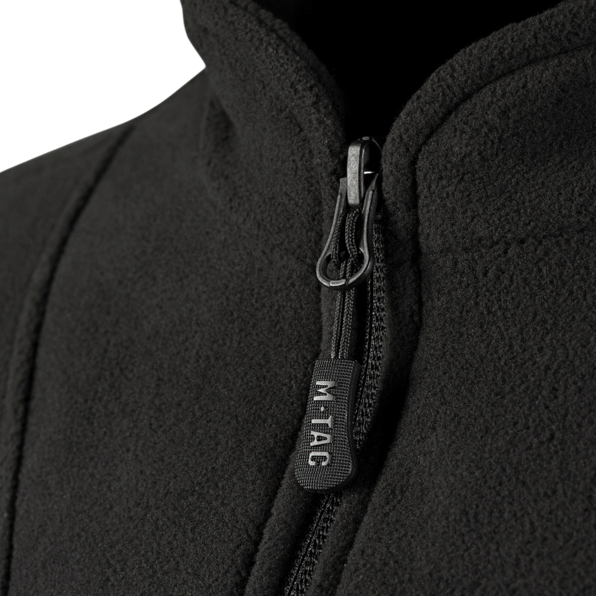 M-Tac Delta Fleece Jakke med lynlåsdetalje og behageligt fleece materiale, ideel til udendørs aktiviteter i koldt vejr.