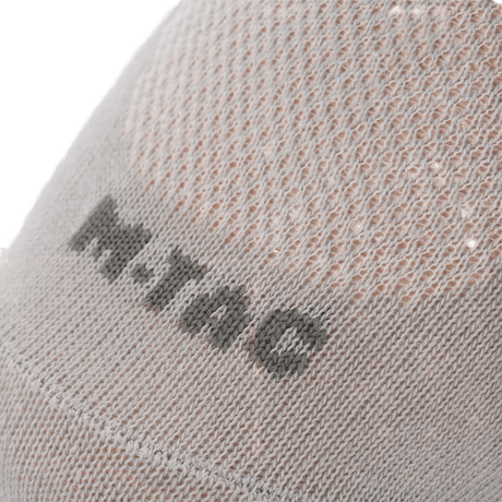M-Tac Let Sportsokker til løb og udendørsaktiviteter, åndbare og komfortable med ergonomiske trykpunkter, i nærbillede af stoffet.