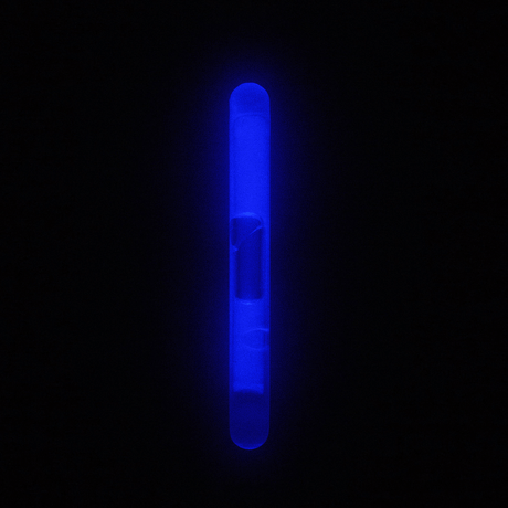 M-Tac Light Sticks 4,5x40 mm (10 stk) i blå belysning, ikke-giftig og ikke-brændbar, velegnet til mørke områder og signaler.