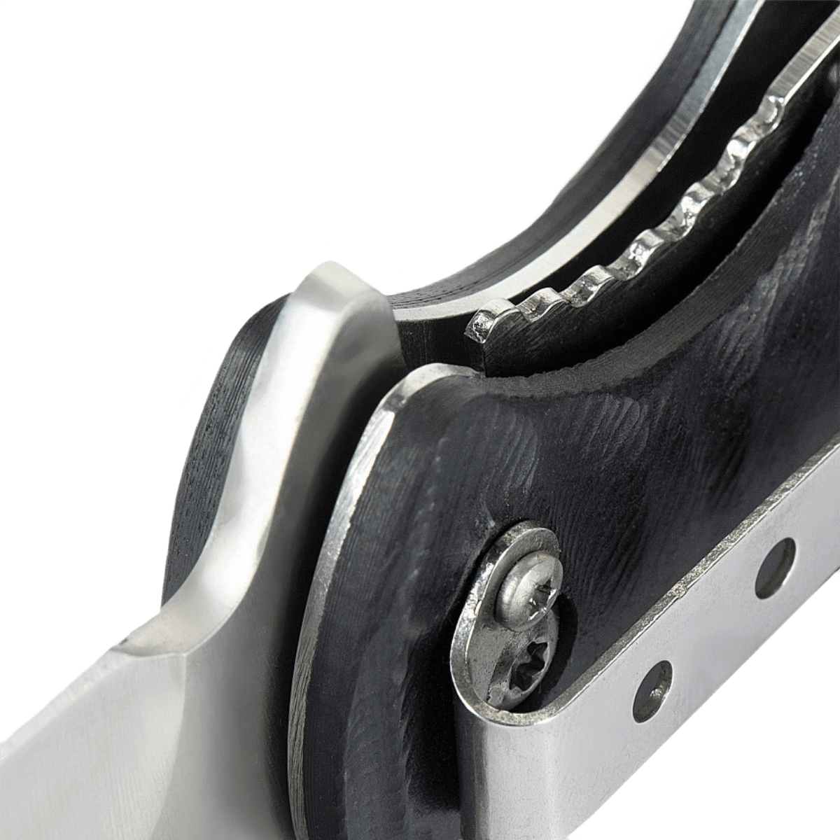 Nærbillede af M-Tac Outdoor & Militær foldekniv - Type 4 med G10-komposithåndtag og rustfri stålknivblad.