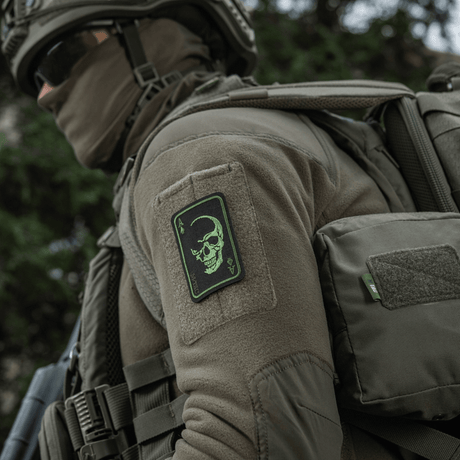 M-Tac Patch Face of War (Broderi) på taktisk udstyr, frygtløst kraniesymbol på es af spar kort, fastgjort med Velcro.